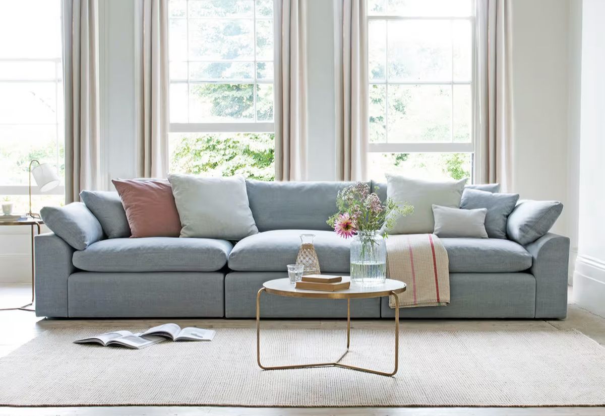 CÁCH CHỌN SOFA VĂNG GIÚP PHÒNG KHÁCH HIỆN ĐẠI TINH TẾ VÀ CÂN ĐỐI HƠN