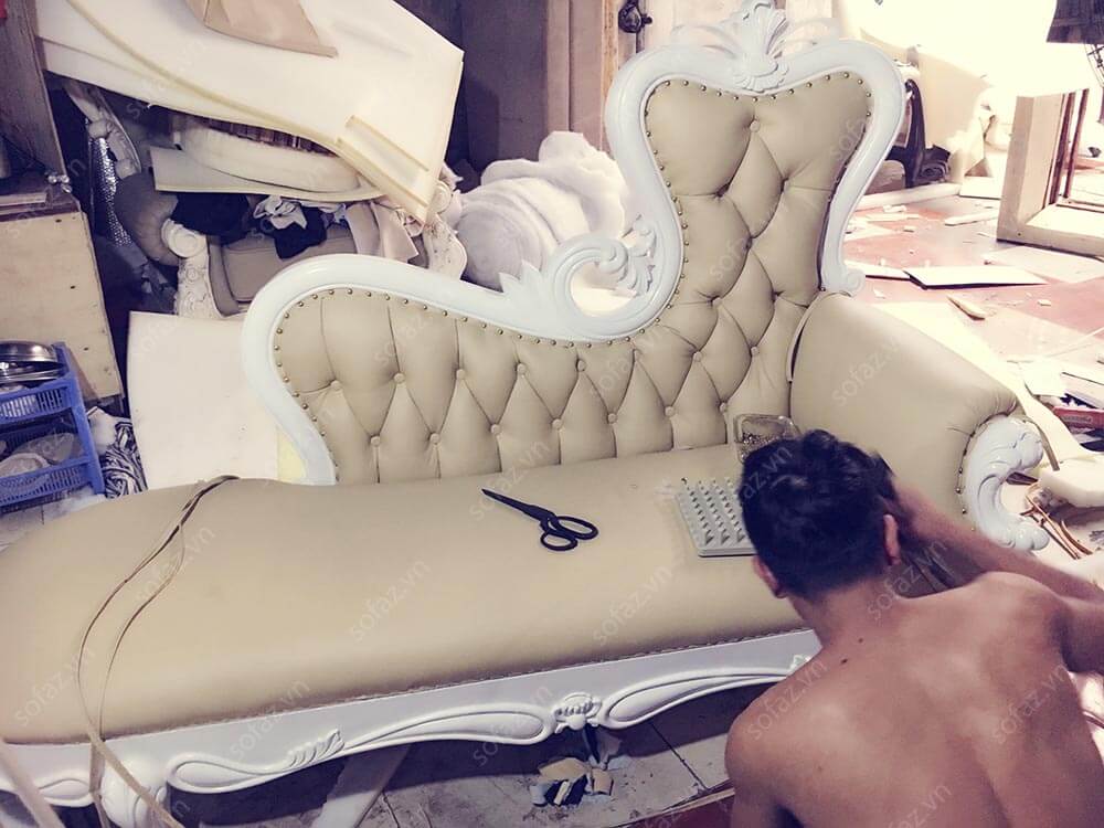 ghe-sofa-thu-gian-co-dien-da-that