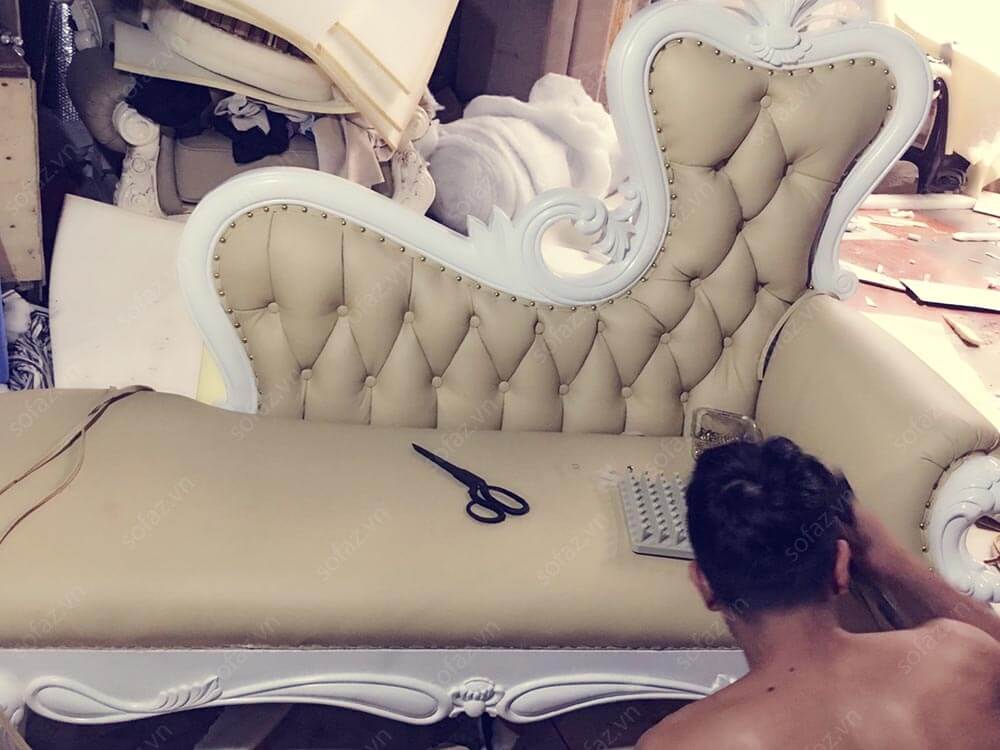 ghe-sofa-thu-gian-co-dien-da-that