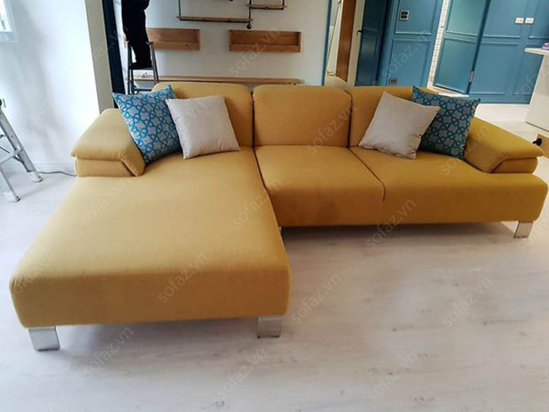 ghe-sofa-goc-phong-khach-gia-dinh-boc-vai